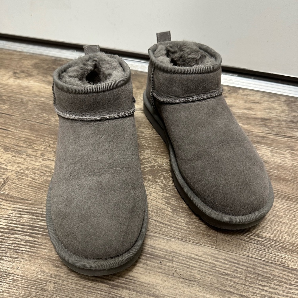 UGG Classic Ultra mini - Grey